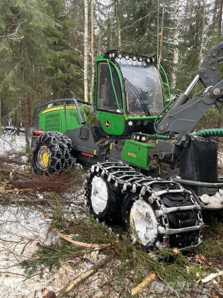 John Deere 1070 G Abbattitrici, Disboscatrici