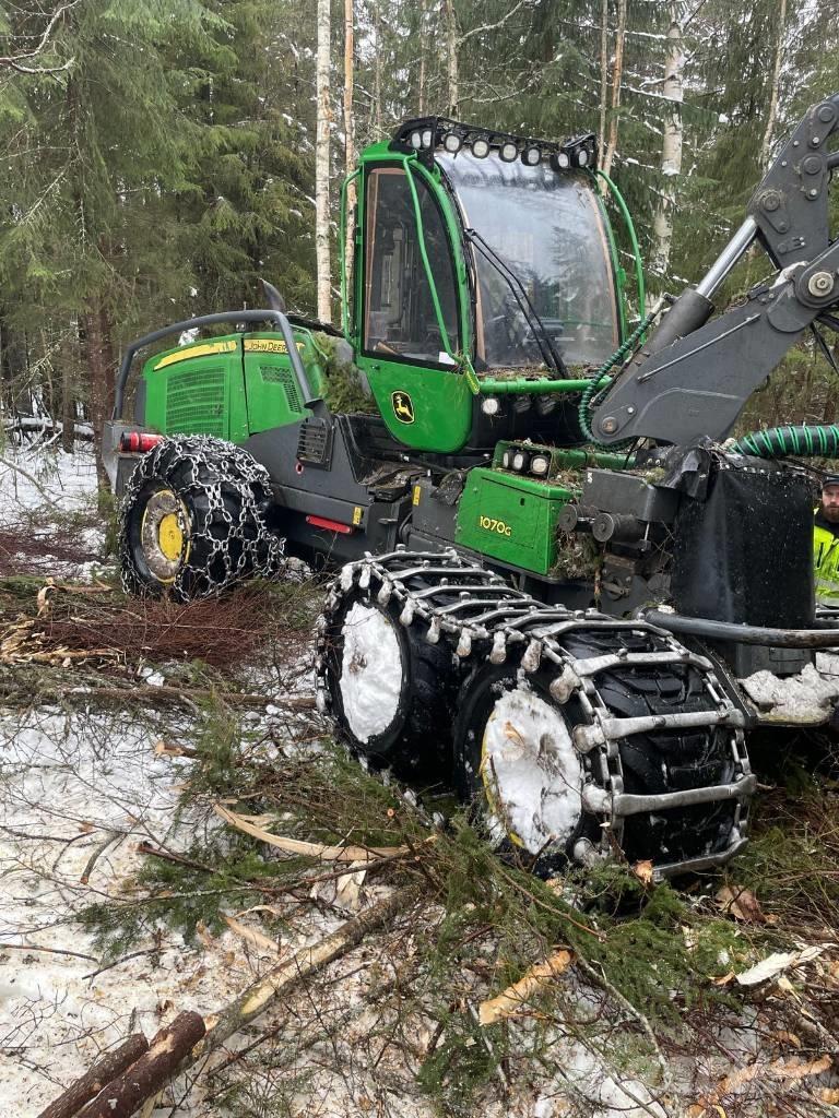John Deere 1070 G Abbattitrici, Disboscatrici