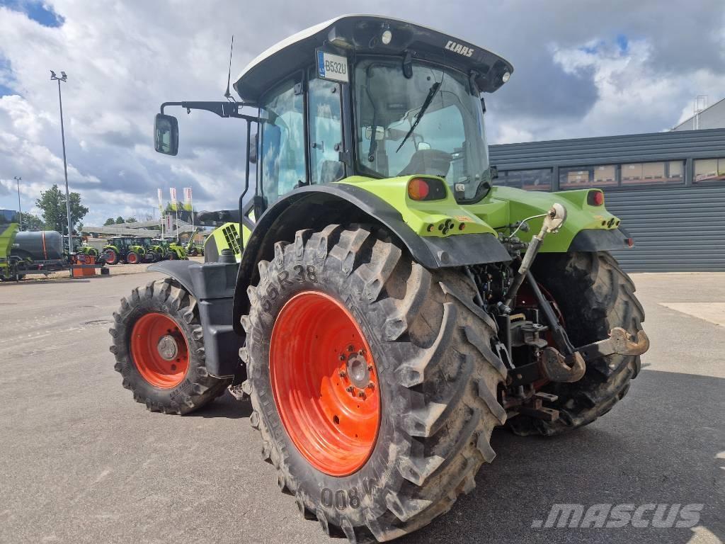 CLAAS Arion 640 CIS Trattori