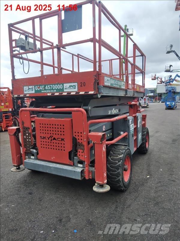 SkyJack SJ 8841 RT Piattaforme a pantografo