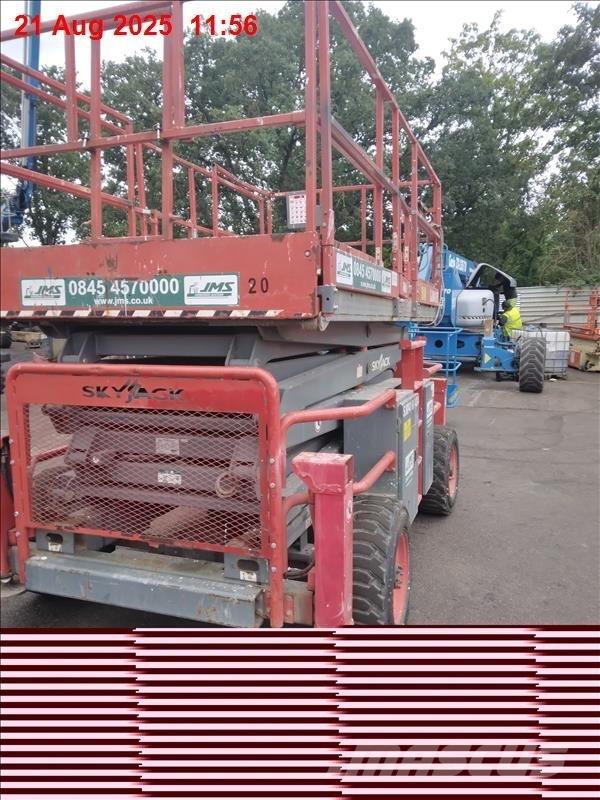 SkyJack SJ 8841 RT Piattaforme a pantografo