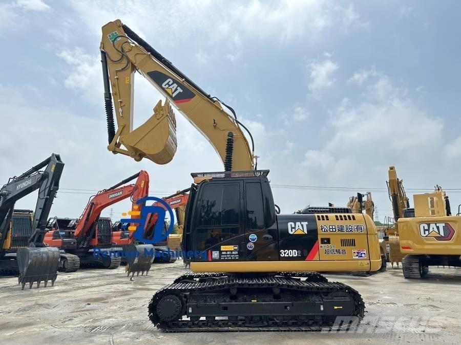 CAT 320 D2 Escavatori cingolati