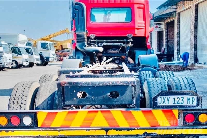 UD CGE 370 8x4 Camion altro
