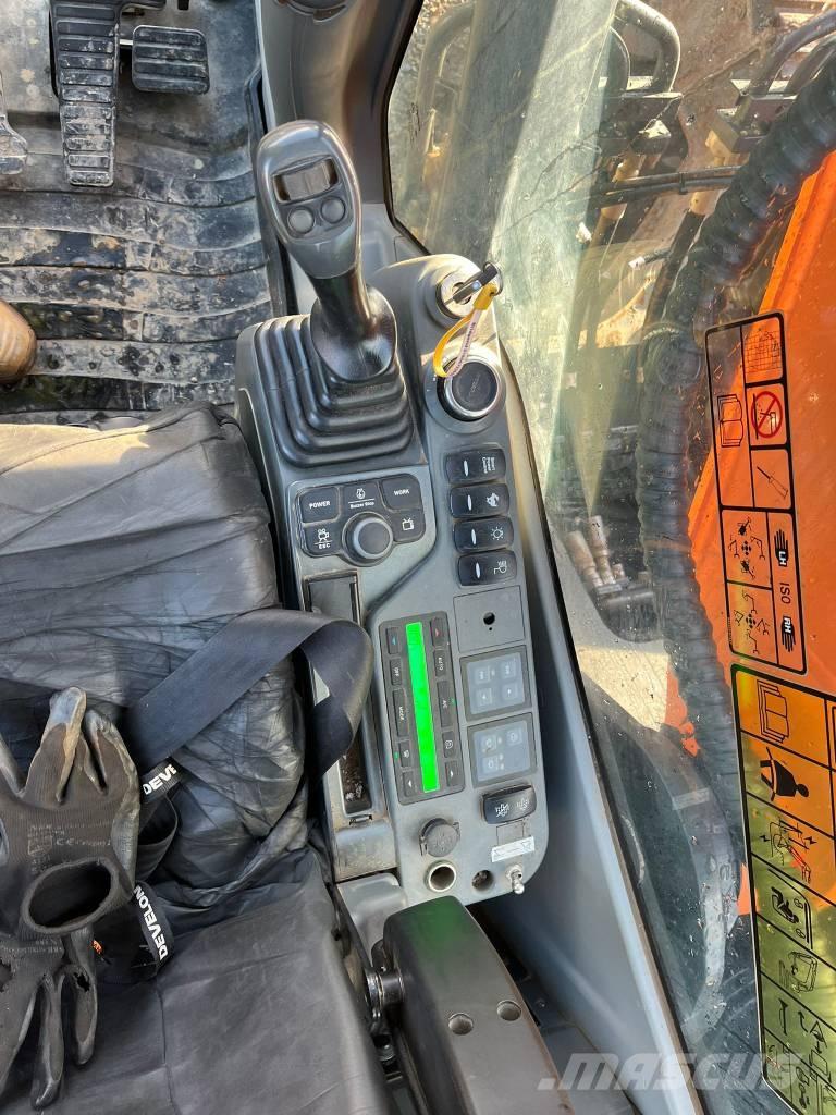 Doosan DX 225 Escavatori cingolati