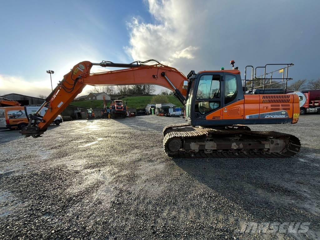 Doosan DX 225 Escavatori cingolati