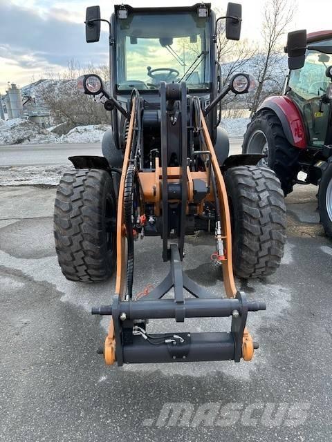 CASE 321 F Evo Pale gommate
