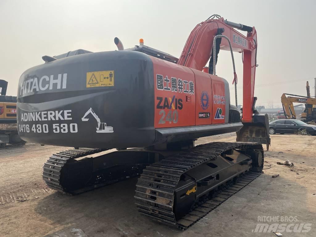 Hitachi 240 Escavatori medi 7t - 12t