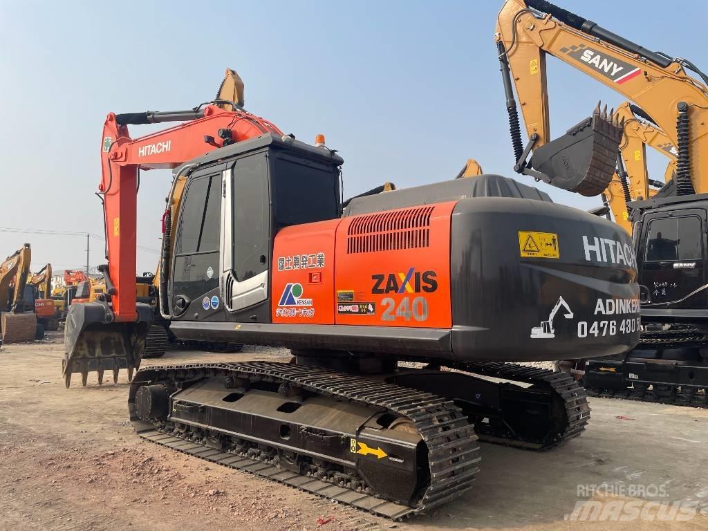Hitachi 240 Escavatori medi 7t - 12t