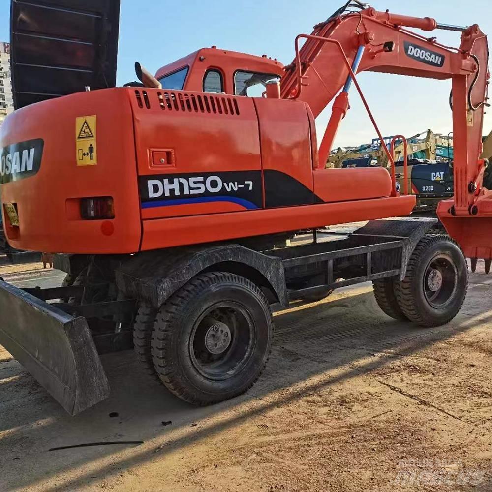 Doosan 150 W-7 Escavatori gommati