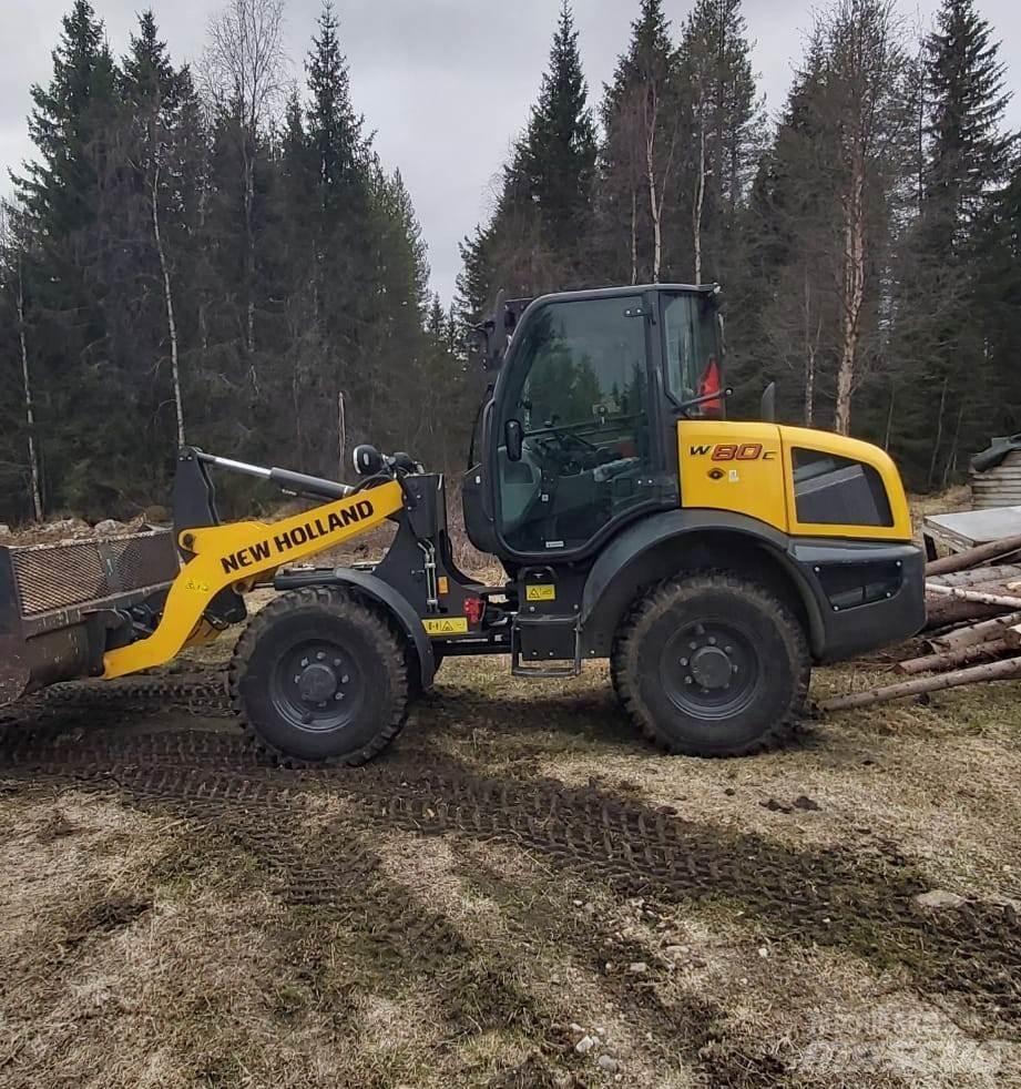 New Holland W80C Pale gommate