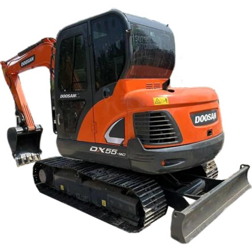 Doosan DX55 Escavatori gommati