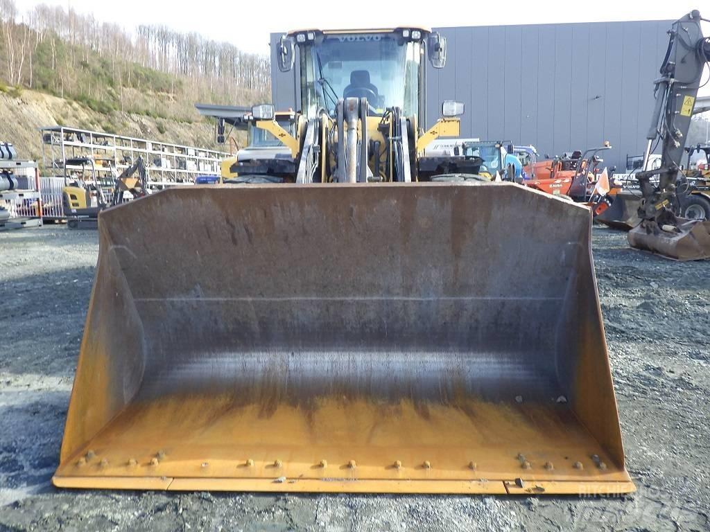 Volvo L 110 H Pale gommate