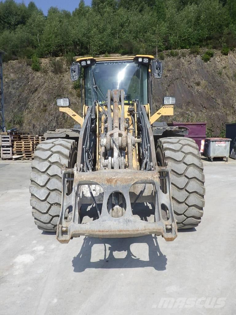 Volvo L 110 H LB Pale gommate