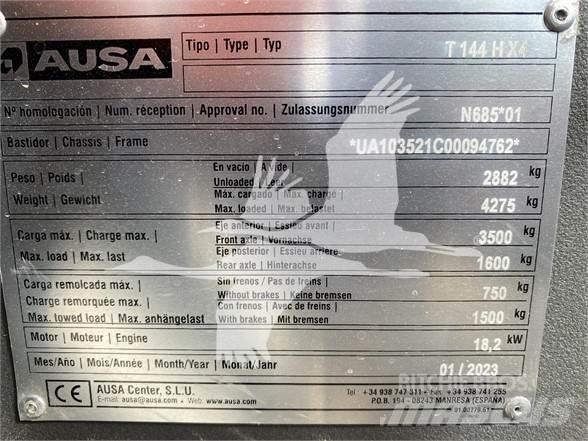 Ausa T144H Sollevatori telescopici