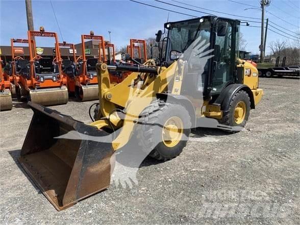 CAT 906M Pale gommate