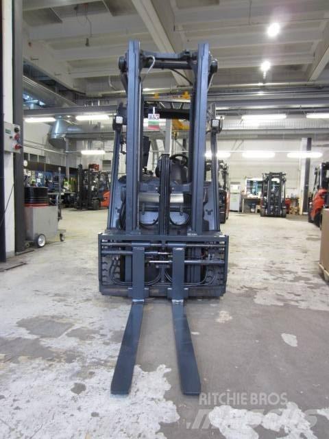 Linde E25 Carrelli elevatori elettrici