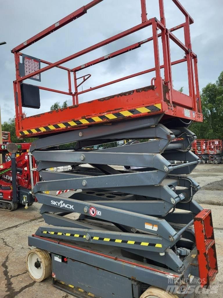 SkyJack 46/32 Piattaforme a pantografo