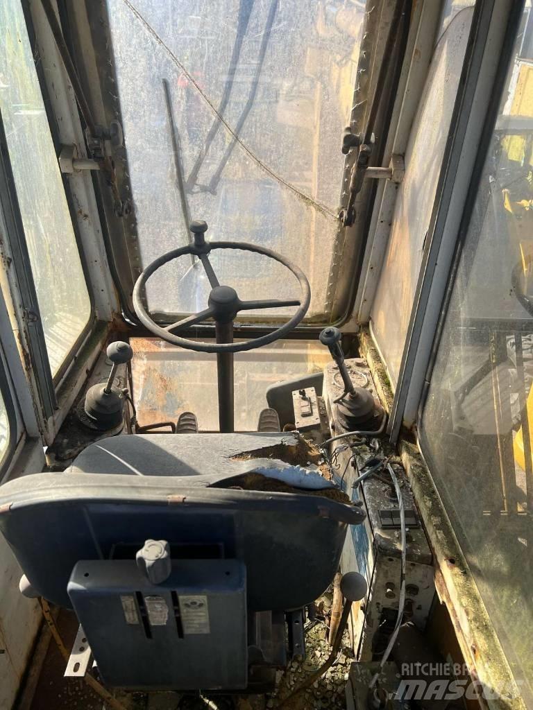 Liebherr 7951 Escavatori gommati