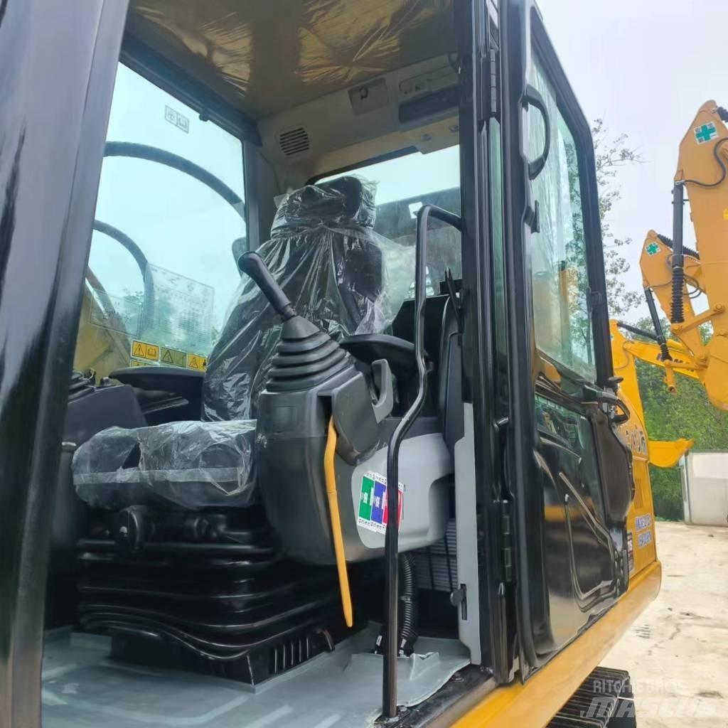 CAT 320 D 2 Escavatori medi 7t - 12t