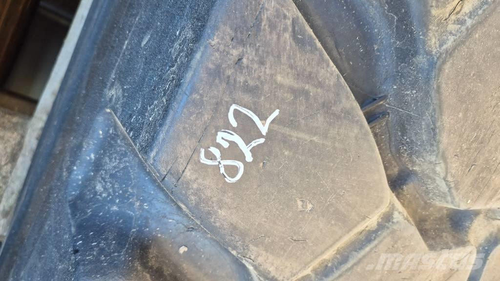 BKT 23.5R25 Pneumatici, ruote e cerchioni