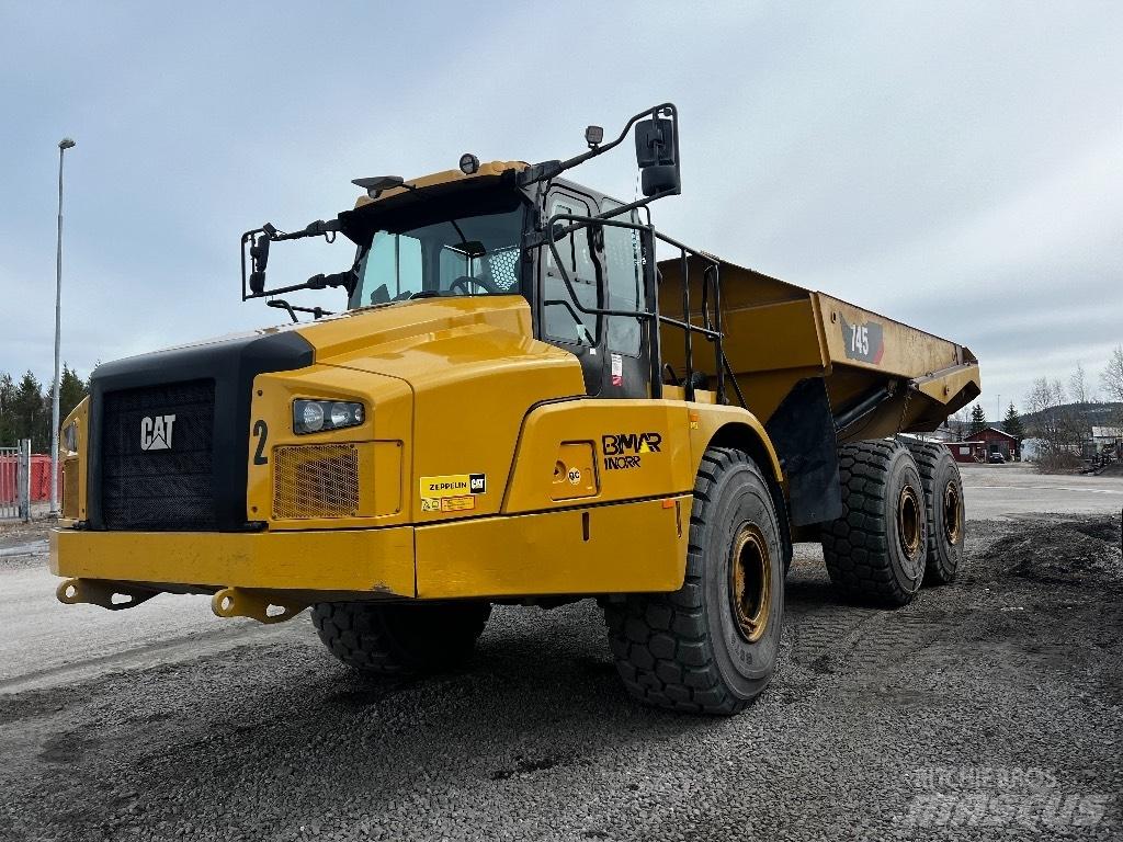 CAT 745 Dumpers articolati