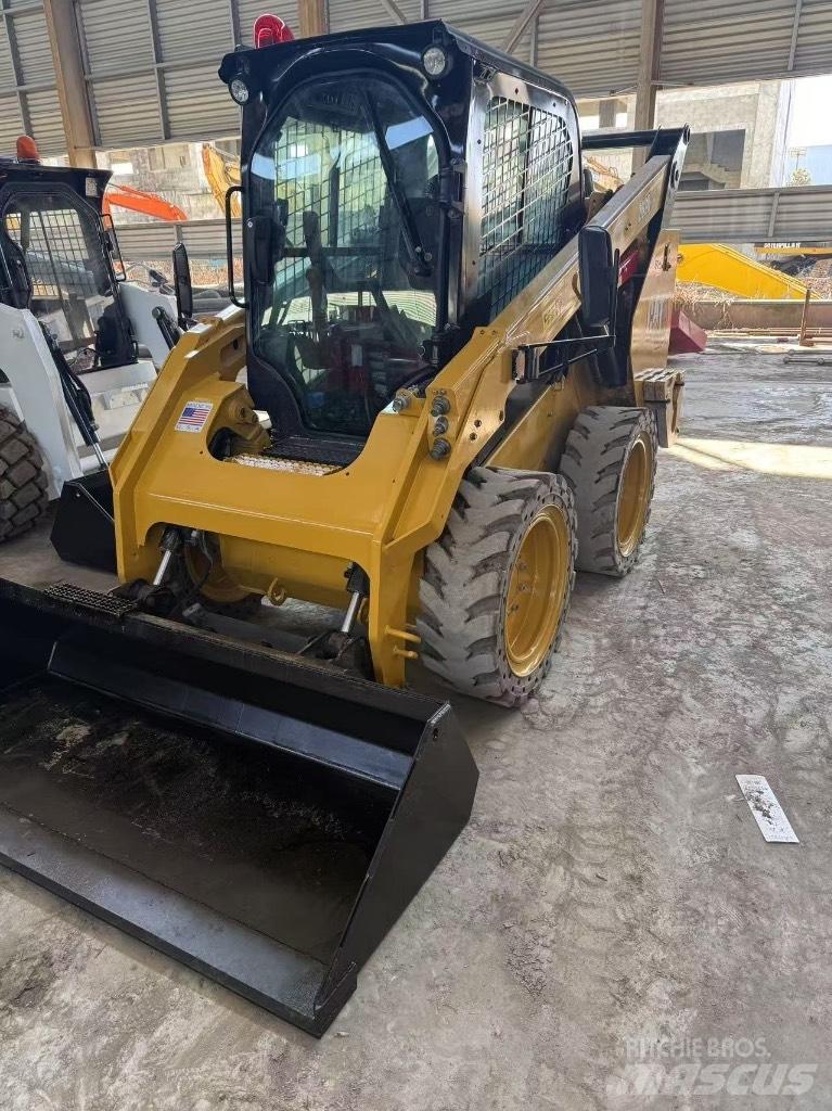 CAT 262 D Mini Pale Gommate