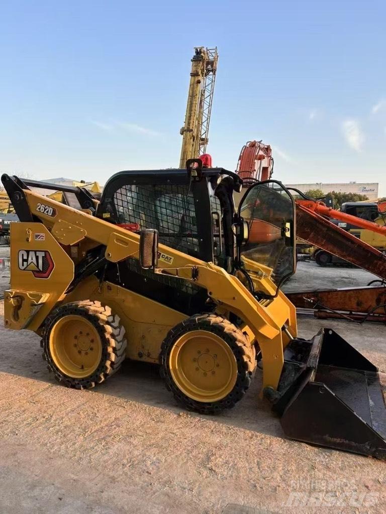 CAT 262 D Mini Pale Gommate