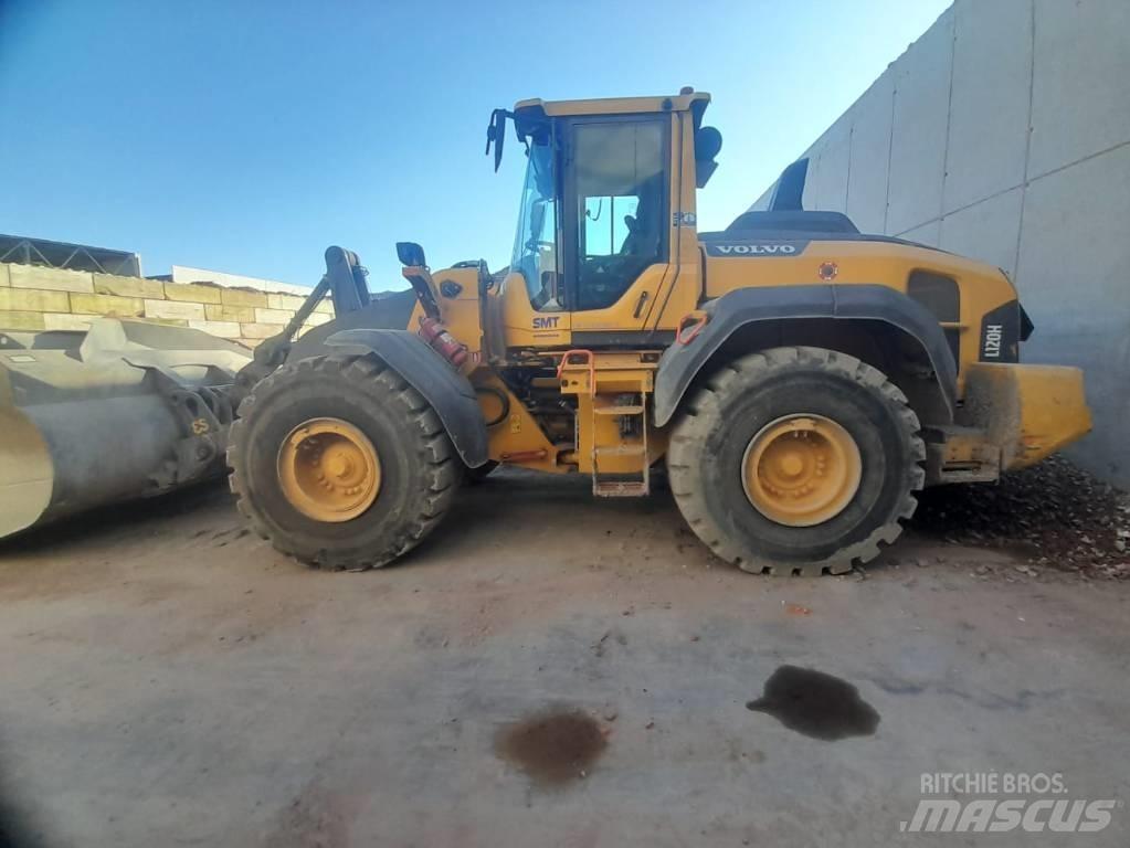 Volvo L 120 H Pale gommate