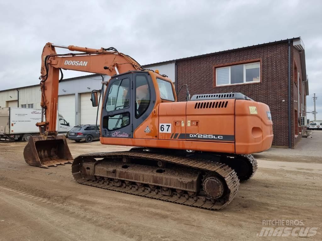 Doosan DX 225 LC Escavatori cingolati