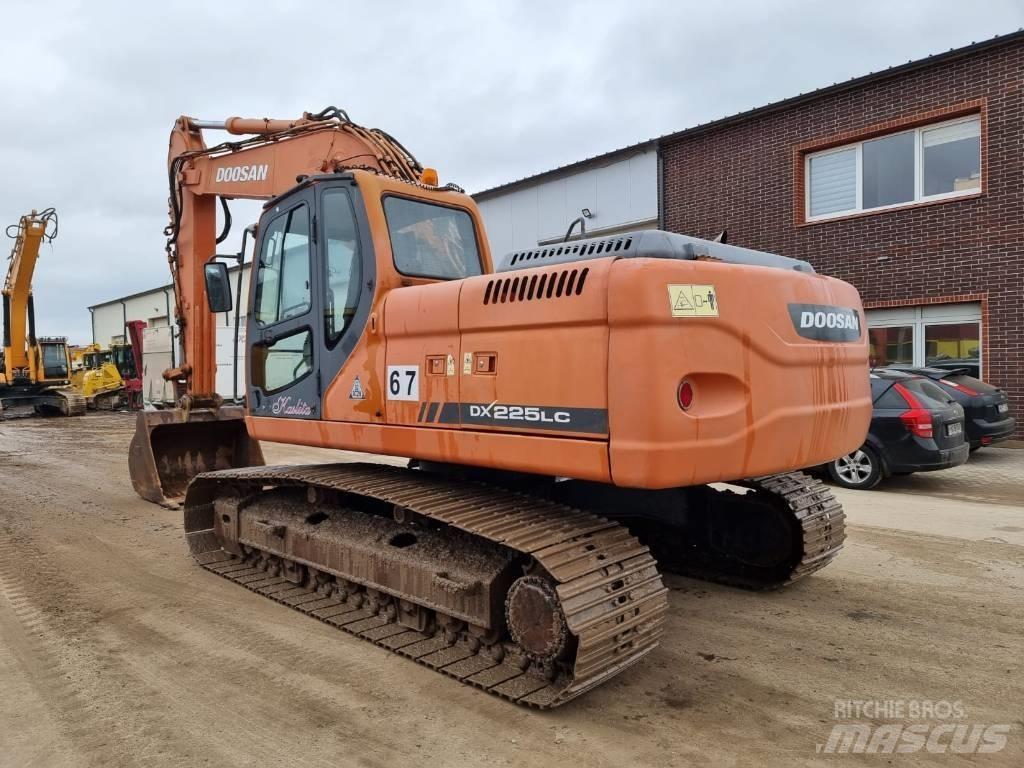 Doosan DX 225 LC Escavatori cingolati