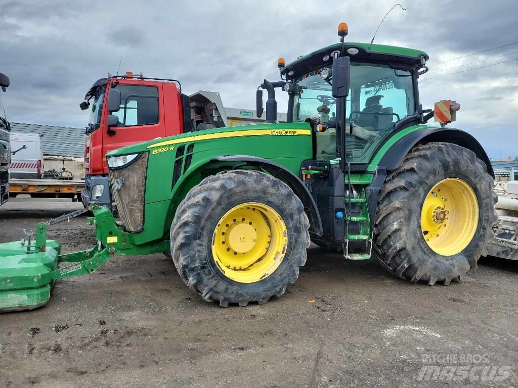 John Deere 8320 R Trattori