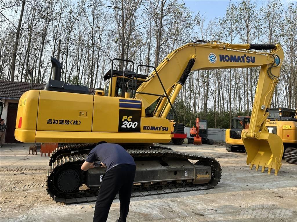 Komatsu PC200-8 Escavatori cingolati