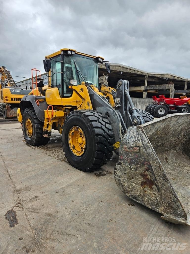 Volvo L 110 H Pale gommate