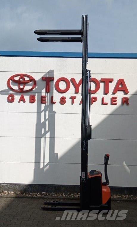 Toyota SWE120L Carelli stoccatori  automatici-usati