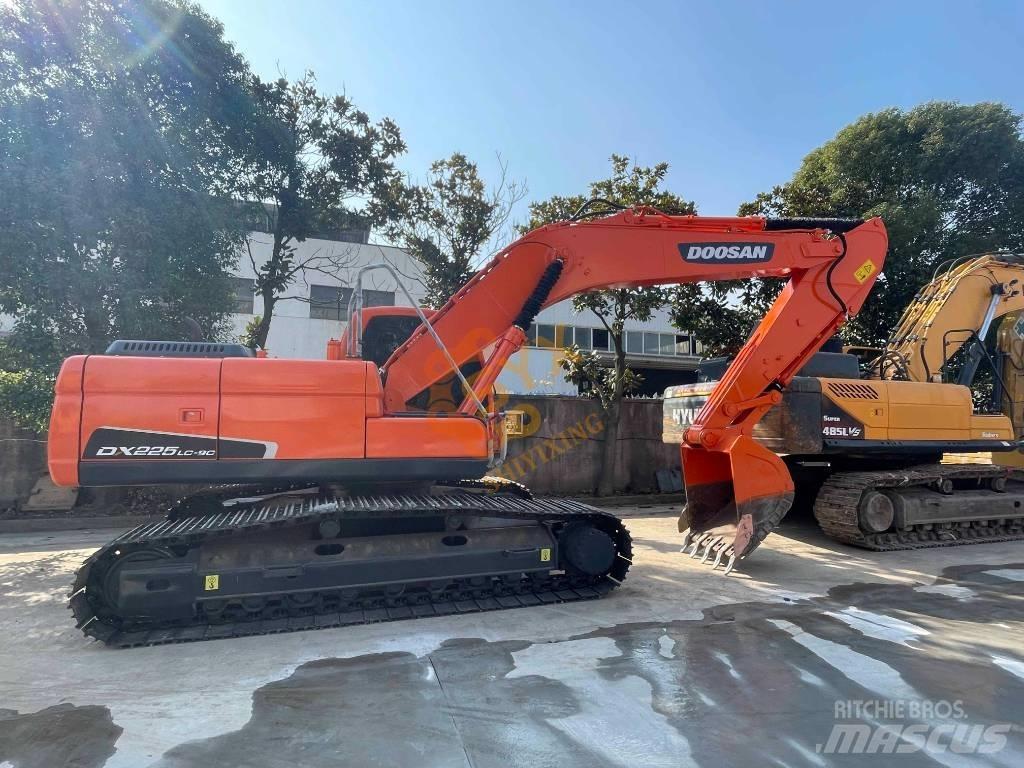 Doosan DX 225 LC Escavatori a lunga portata
