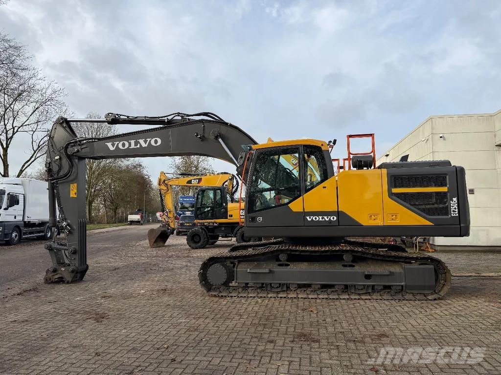 Volvo EC250E Escavatori cingolati