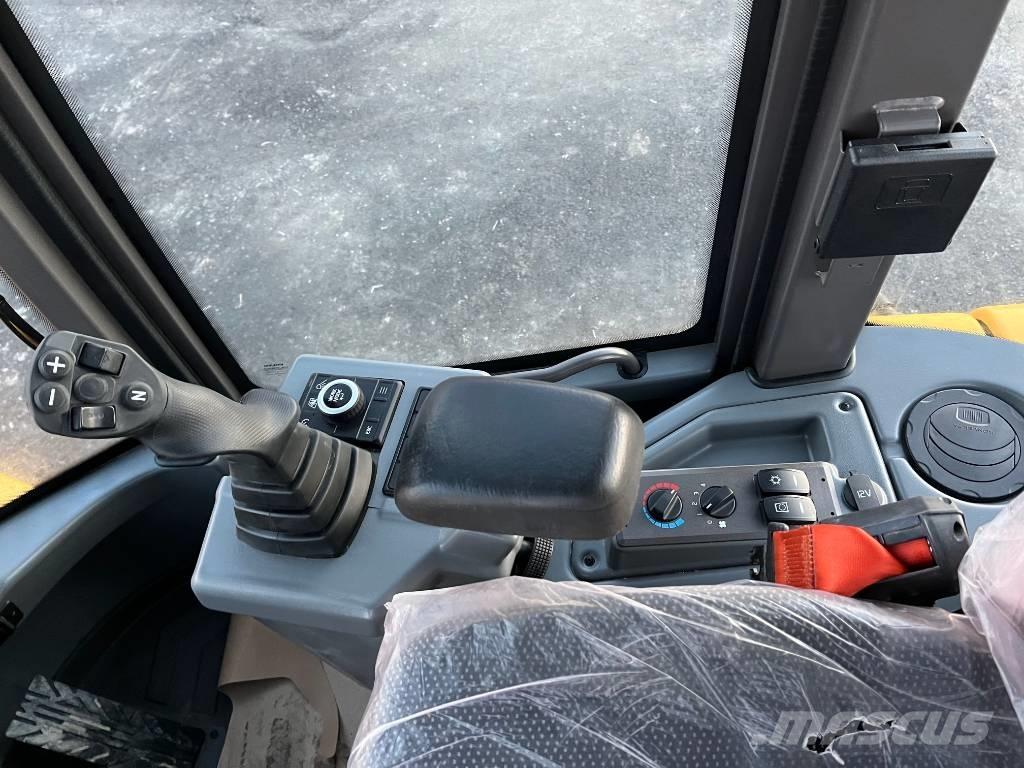 Volvo L30 HS Pale gommate