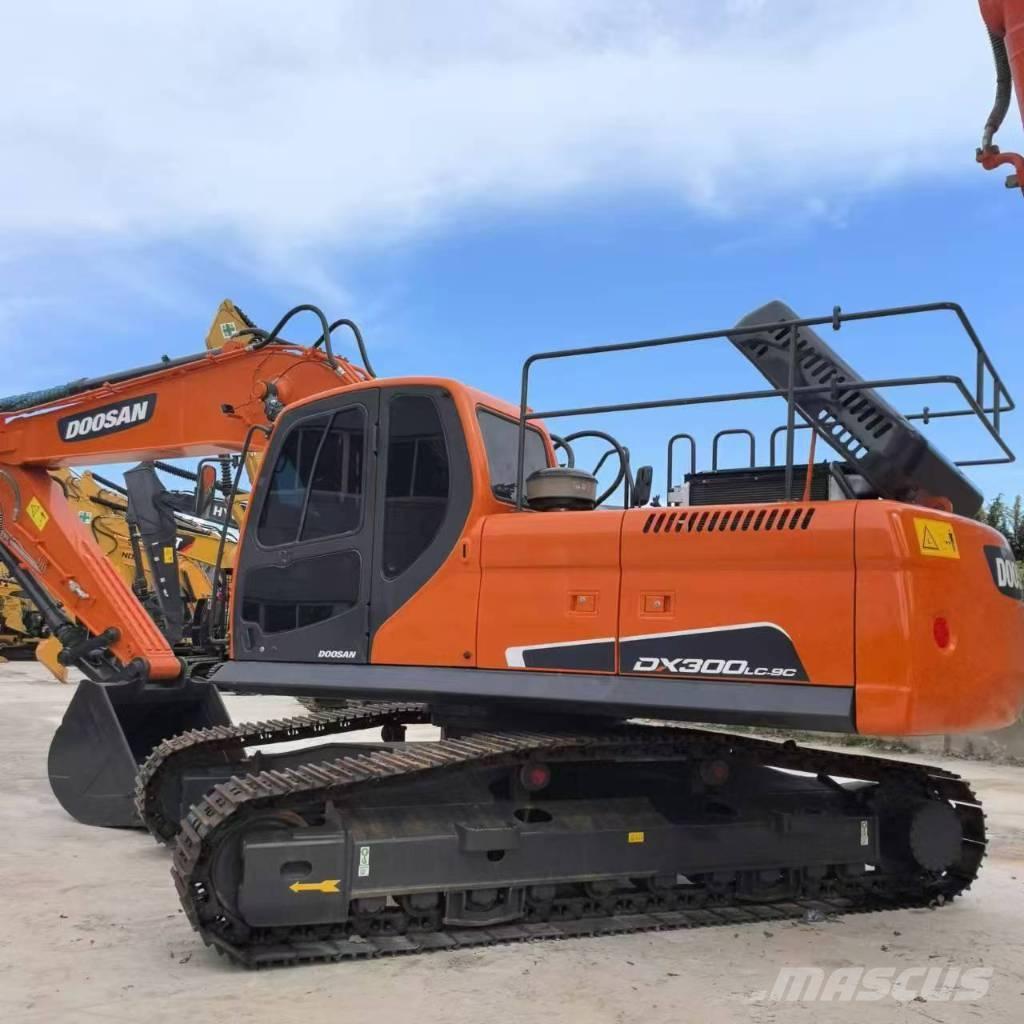 Doosan DX 300 Escavatori cingolati