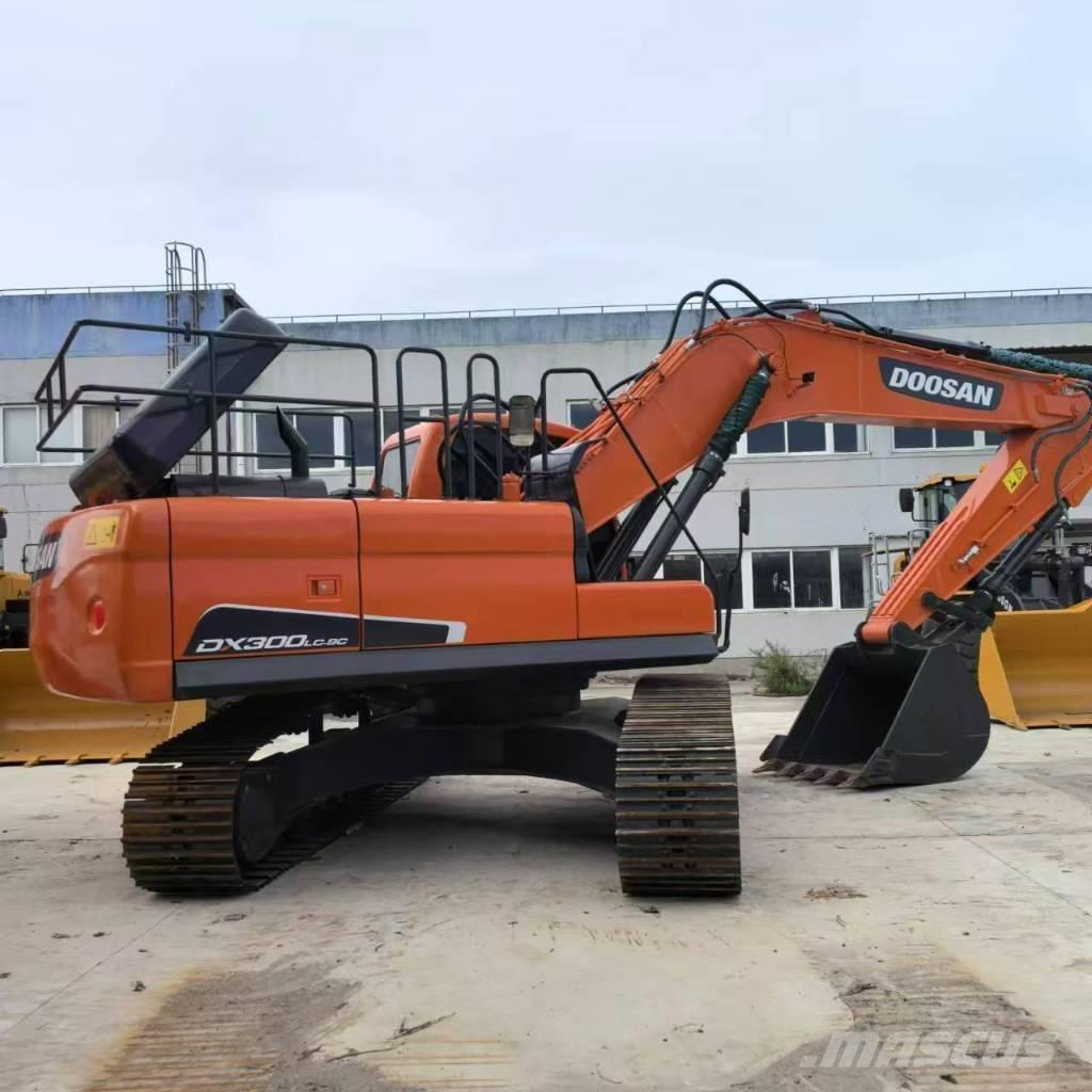 Doosan DX 300 Escavatori cingolati