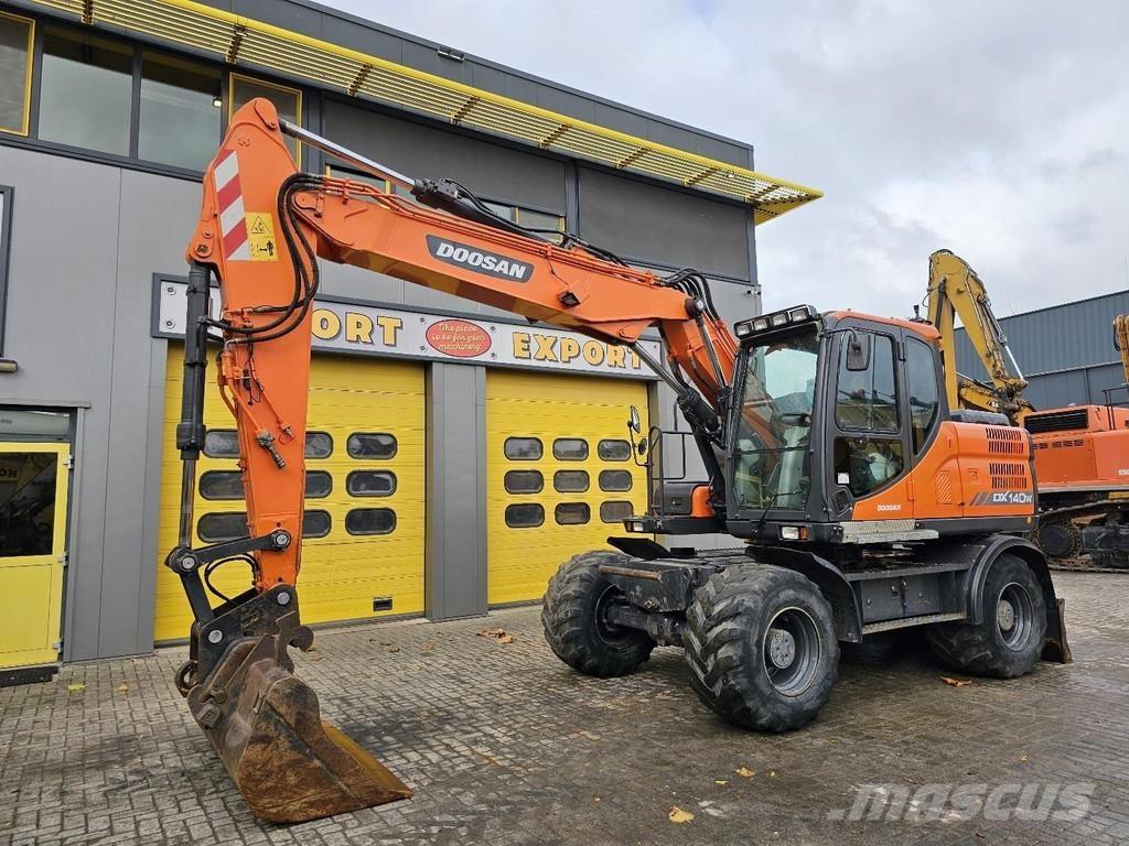 Doosan DX 140W Escavatori gommati