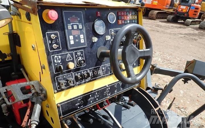 Bomag BF 223 C Finitrici