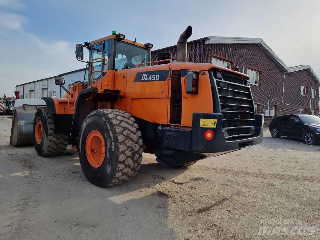Doosan DL 450 Pale gommate