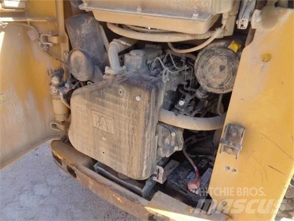 CAT 252B3 Mini Pale Gommate