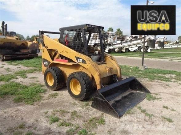 CAT 252B3 Mini Pale Gommate