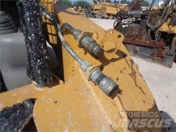 CAT 252B3 Mini Pale Gommate