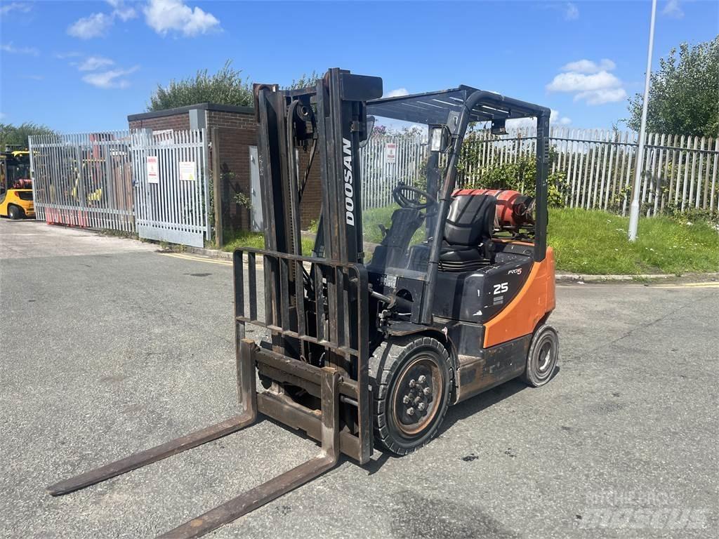 Doosan G25P-5 Carrelli elevatori GPL