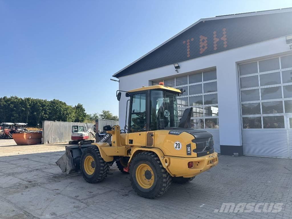 Volvo L 30 G Pale gommate