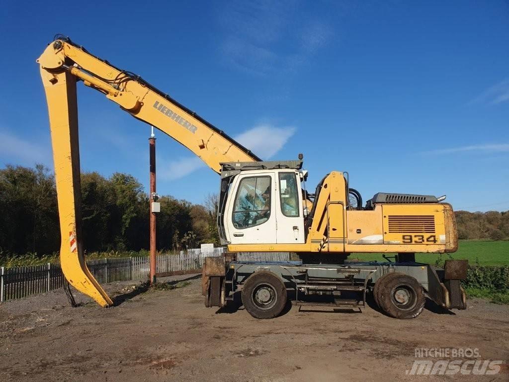 Liebherr A 934 C Movimentazione rifiuti
