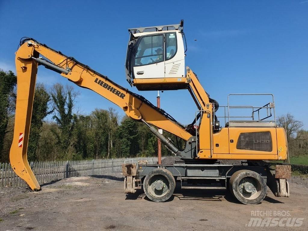 Liebherr LH 30 Movimentazione rifiuti