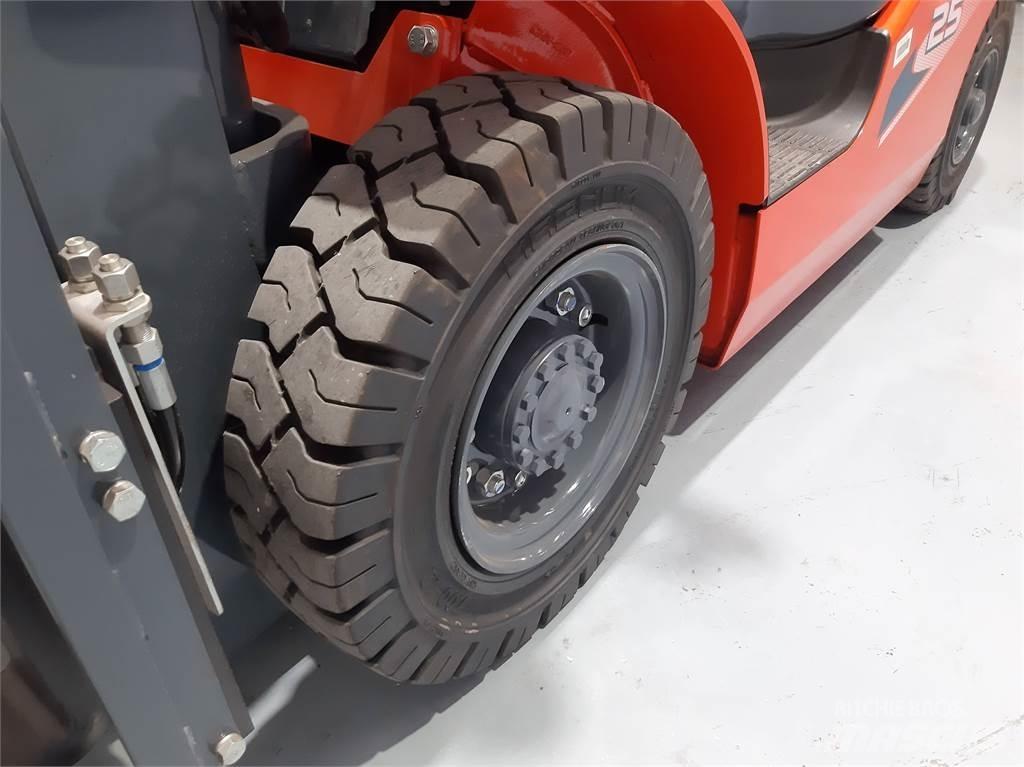 Heli CPCD25 XC26H Carrelli elevatori diesel